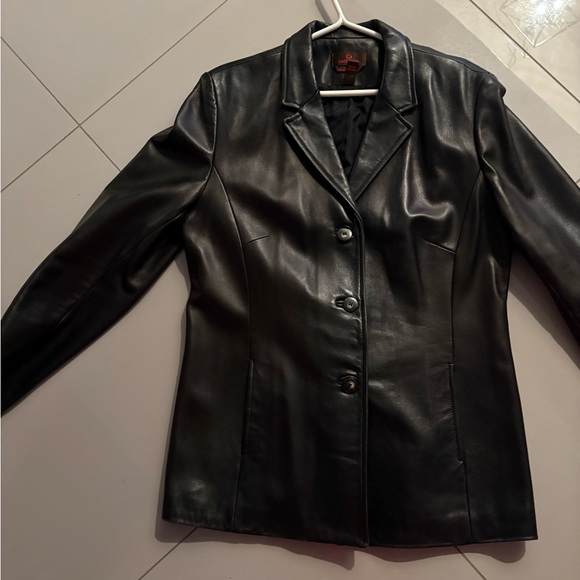 Danier Sleek Black Leather Jacket - Picture 4 of 4